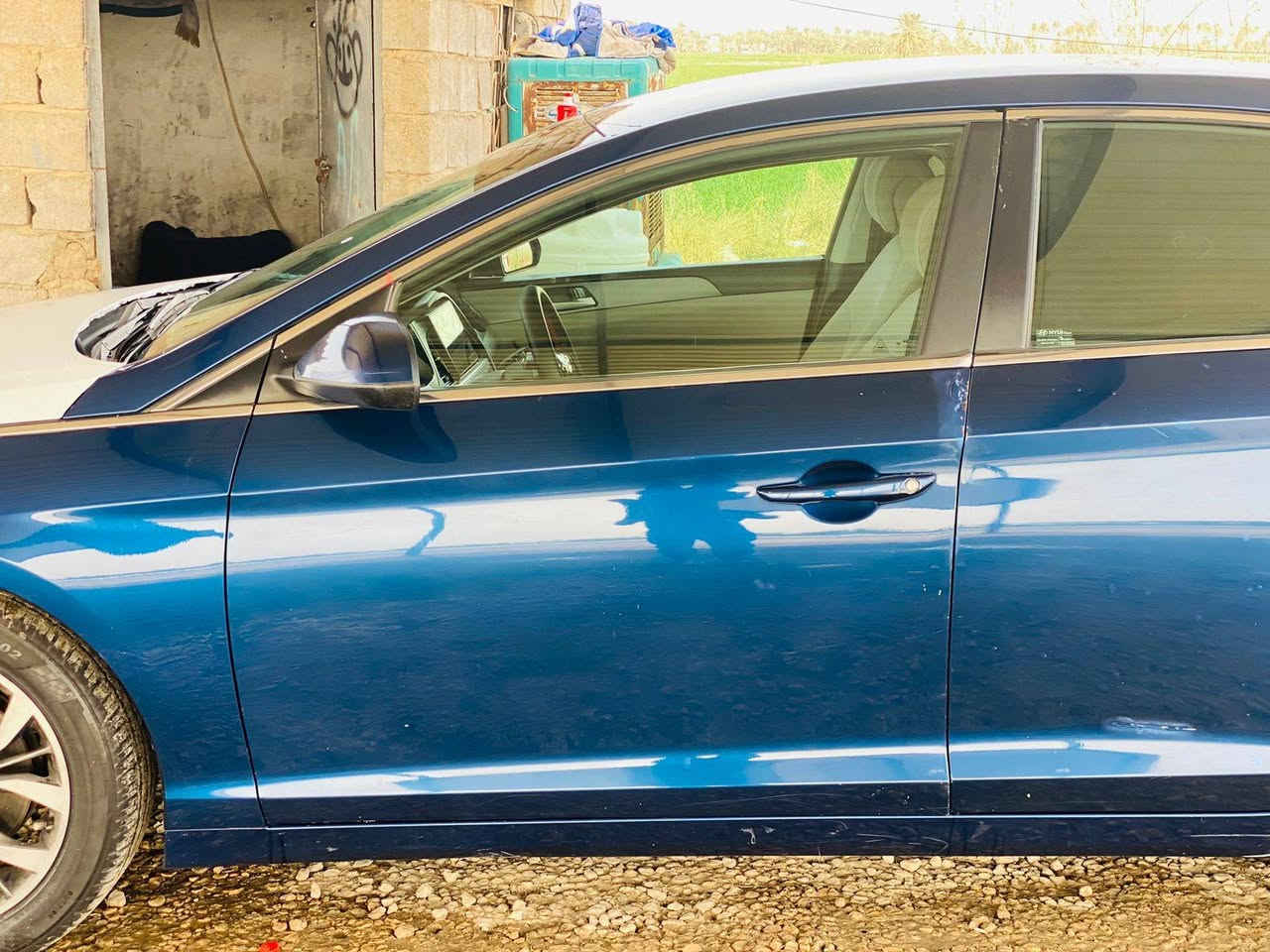 هيونداي سوناتا وارد أمريكي (مكفولة) - للبيع 🚗
السيارة بدون ضرر وبدون أي تبديل فقط صبغ بنيد ، بحالة ممتازة جداً (سيارة جناي) وجاهزة من كل النواحي.

​✅ أهم المواصفات:

​البدي: مكفول من الضرر والتبديل (صبغ شركة).

​المحرك: 2.4 GDI (مكينة ما مفتوحة نهائياً، كير ومكينة بشرط الفحص).

​اللون: چويتي مميز ونظيف جداً.

​الداخل: كشنات جديدة + تحكمات ستيرن كاملة + مثبت سرعة.

​التبريد: شغال ثلج ❄️.

​الحدادية: 100% (جديدة تماماً).

​الإضافات: شاشة كبيرة + كاميرا خلفية + تخم تاير جديد + باتري جديد.

​✅ ملاحظات إضافية:

​السيارة جاهزة وما تحتاج أي مصروف، "شغل واطلع".

​المكان: النجف - الكوفة - الحرية.

​💰 السعر المطلوب:125 ورقة (وبي مجال بسيط للشراي المباشر).

​📞 للتواصل والاستفسار ***********
