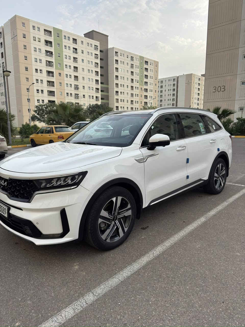 فول مواصفات 1/1 خمس كامرات

6 سلندر / 7 راكب

 

مواصفات 

فتحة سقف بنراما 

بصمة تشغيل عدد 2+ ابواب + جنطه 

كامرات ( 360ْ ) خمس كامرات 

كشنات تدفئه وتبريد 

كشنات جلد بيجي 

كشنات كهرباء

تشغيل عن بعد 

شاشه دجتل متغير حسب وضعيت القياده 

سبع وضعيات قياه

( COMFORT+ECO+SMART+SPORT

     + SNOW+ SAND+MUD )

اتو هولد توقيف في الازدحام 

سايد بريك بصمه 

تبريد 3 قطع مناخ منفصل

اناره داخليه متغيره 

خمس عدسات 

شاشه تدعم ابل كار بلي + اندرويت اوتو

حساسات اماميه + حساسات خلفيه 

شفتات ستيرن 

كير ماوس

شحن لا سلكي

مري شفط + اشاير مري

ويل كب حجم 19 

فور ويل AWD

تحديد سرعه كروز 

مساعد نزول منحدرات 

بردات خلفيه ابلاديه

وباقي المواصفات 

مكفوله من الصبغ فقط بارد بالصندوك والجاملغ مأشر علي بالصور السيارة باسمي شرط التحويل موجوده ابغداد

ماشيه 64

السعر 288 وبيها مجال 

للاستفسار الاتصال غير متواجد على الفيس

***********
