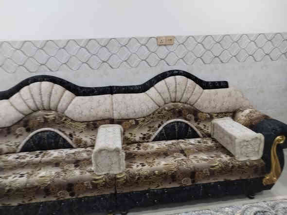 ديوان للبيع سعر مناسب ***********
