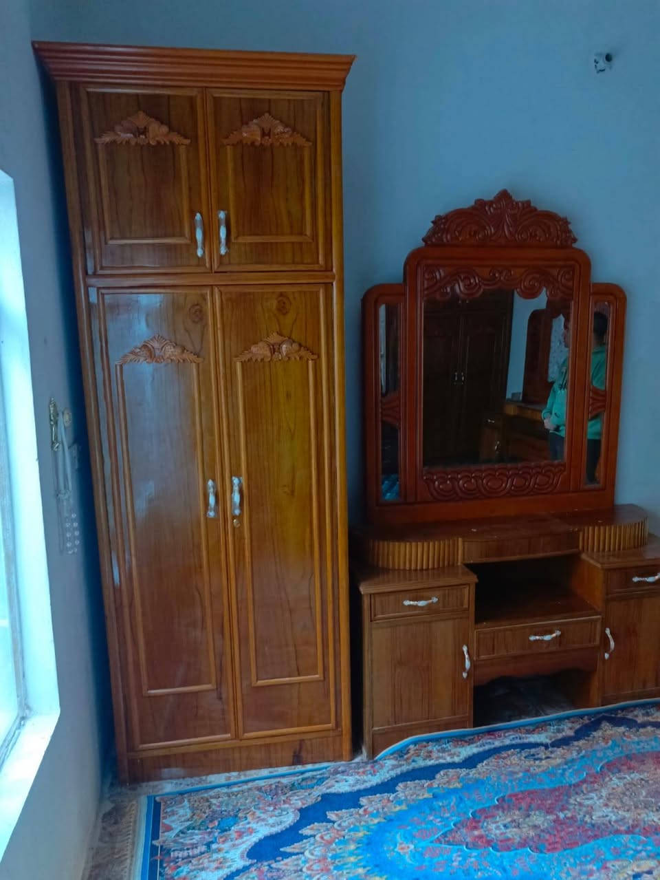 غرفة صاج عراقي مستخدمة قليل اشهر فقط  جديدة كانما مشتريها من النجار  
السعر مليون  وبيها مجال قليل  
***********
