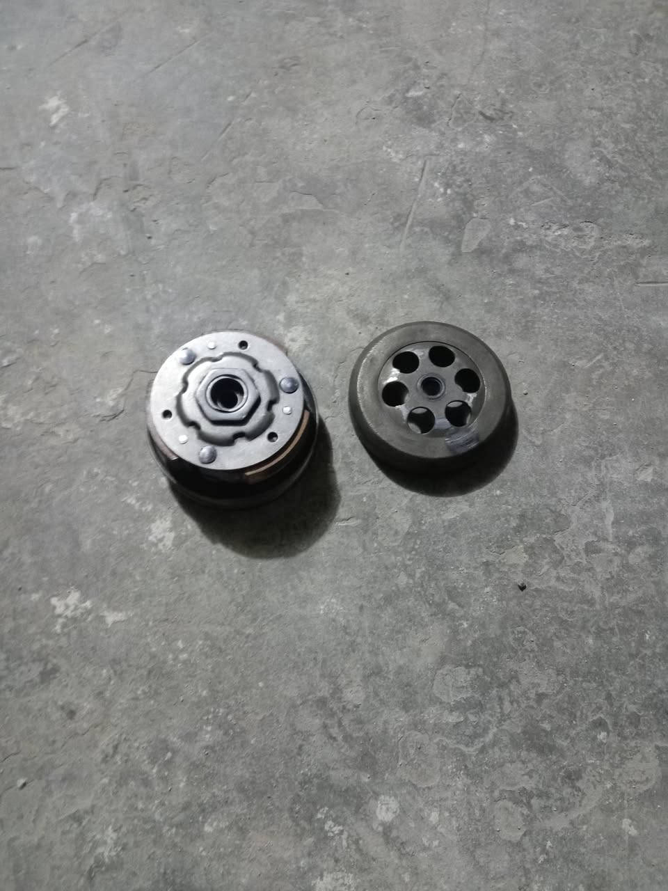 كلج امامي وخلفي مال ماكس وستان صفح الكلجات شرط الشلعه ومعدل لبيع ب25قفل قفل مكان كربله حي البعث ***********
