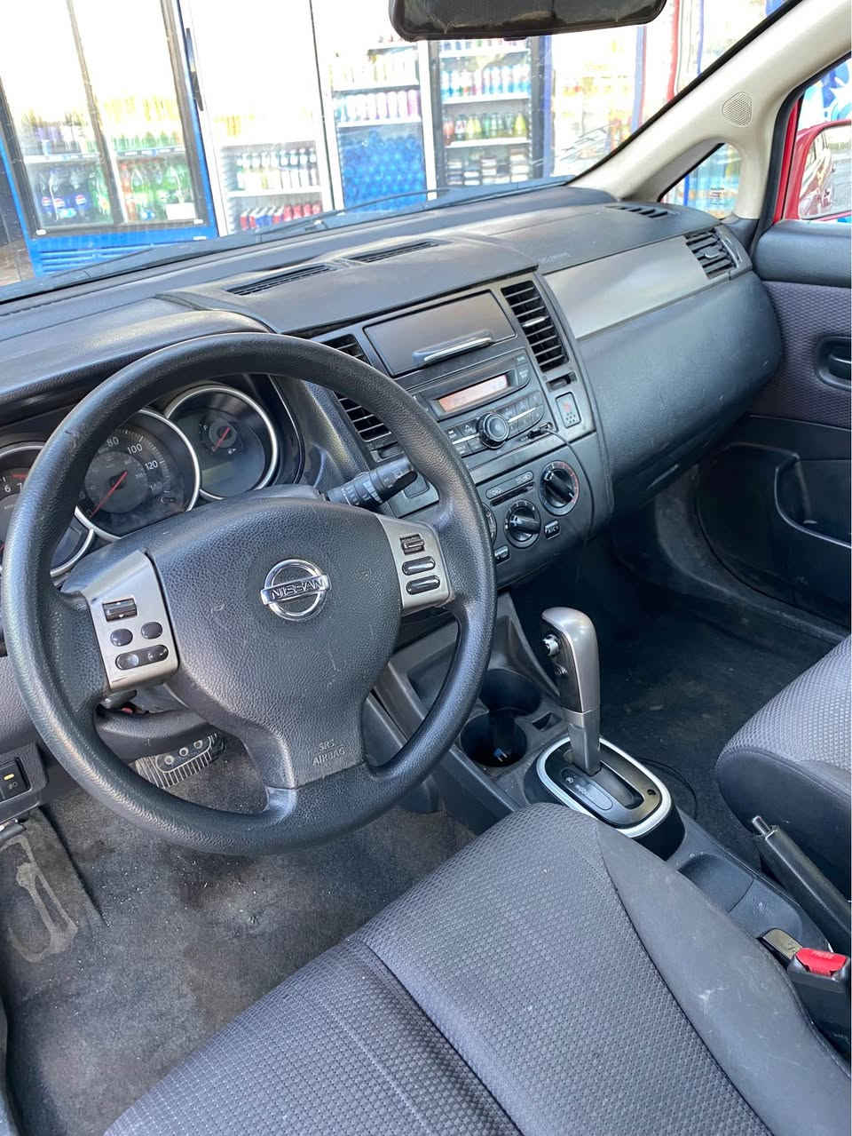 نیسان فێرسا ٢٠٠٩ سێ پارچە سبوخ 
بۆ زانیاری زیاتر پەیوەندی بە
***********
وەتسئەپ_فایبەر أربيل, العراق
