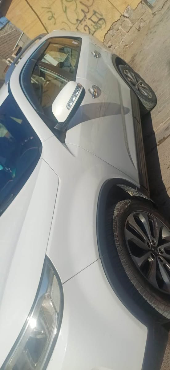 السلام عليكم 
***********
للبيع كيا سورنتو 2014 خليجي كفالة من ضربه وصبغ والفتح بيها فقط باب الصدر بادر خفيف مايبين بس بل السونار رقم دولي بسمي وسنوية جديدة 7 راكب محرك وكير مامفتوح لاصوت ولاتبخير V6سته سلندر منضومةتبريد جديدةكاملة مواصفات تحكمات استيرن جهتين بصمة تشغيل بلاد كامرة شاشة حدادة حلوة تخم تاير جديد السعر 175ورقه مكان السيارة البصرة القديمة
مكلف بلنشر الزبير, البصرة
