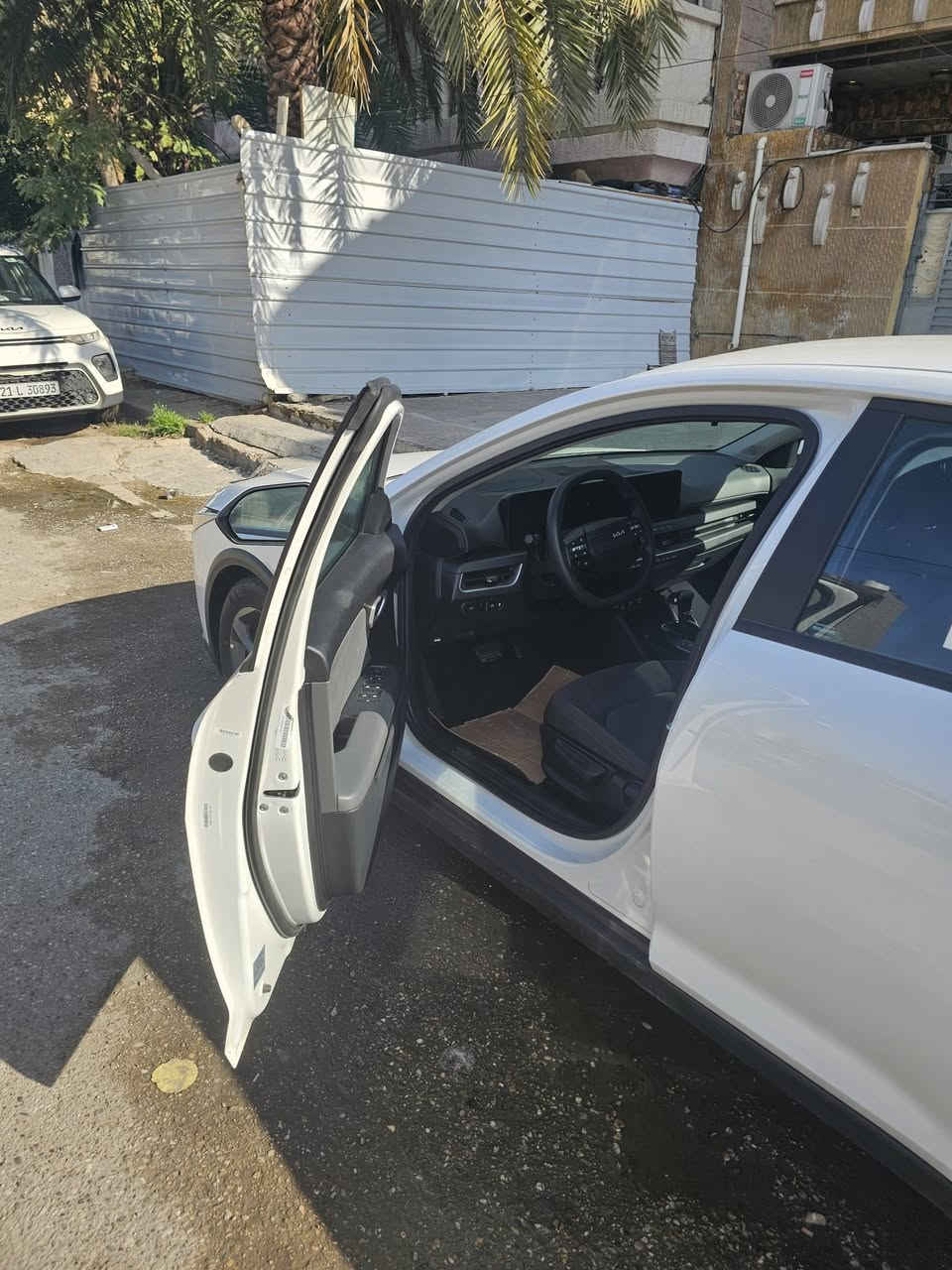 كي فور امريكي موديل 25 نص فول بدون ايرباك بدون تبديل بدون صبغ السيارة ليبل واحد بصمه رادارات تشغيل عن بعد المكينة الفين دوش توقيف ذاتي السيارة كلين بدون حادثه السيارة جديده حيل بسمي المنفيس موجوده السيارة بغداد السعر اتصل على ***********
