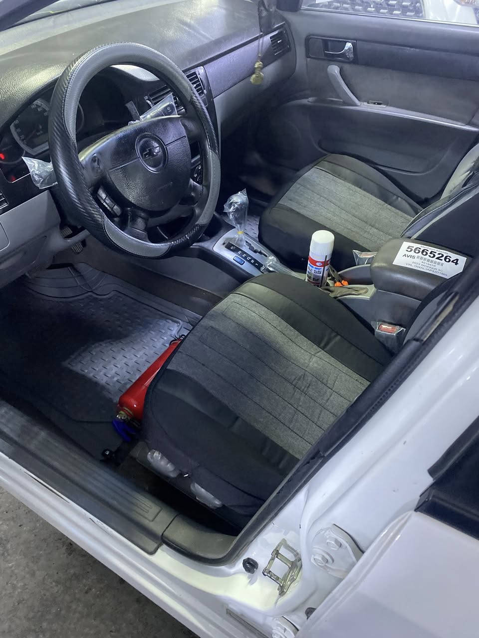 السلام عليكم اخوان أوبترا 2011 رقم بغداد بيها طخه بيها صبغ الباب وجاملغ خلفي وطخة بالجاملغ الامامي  بدون حادث قوي ولا دواخل تخم تاير جديد حداديه امامي خلفي جديده مكينه جديدة وتبريده ثلج 
رايدها ب80 
العنوان بغداد الحبيبية
الهاتف ***********
