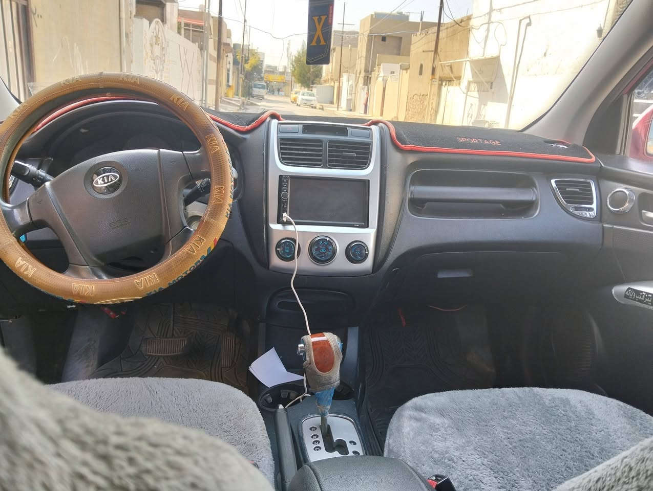 السلام عليكم كيا سبورتج للبيع موديل 2009 بيها بس باب السكن. تعديل بارد وبيها دفتر بانزين وصاحب. السنويه جاري وتنتهي السنويه لحد 28 سعرها ب 98 مكاني كركوك حي العلماء الشراي يتصل ***********
