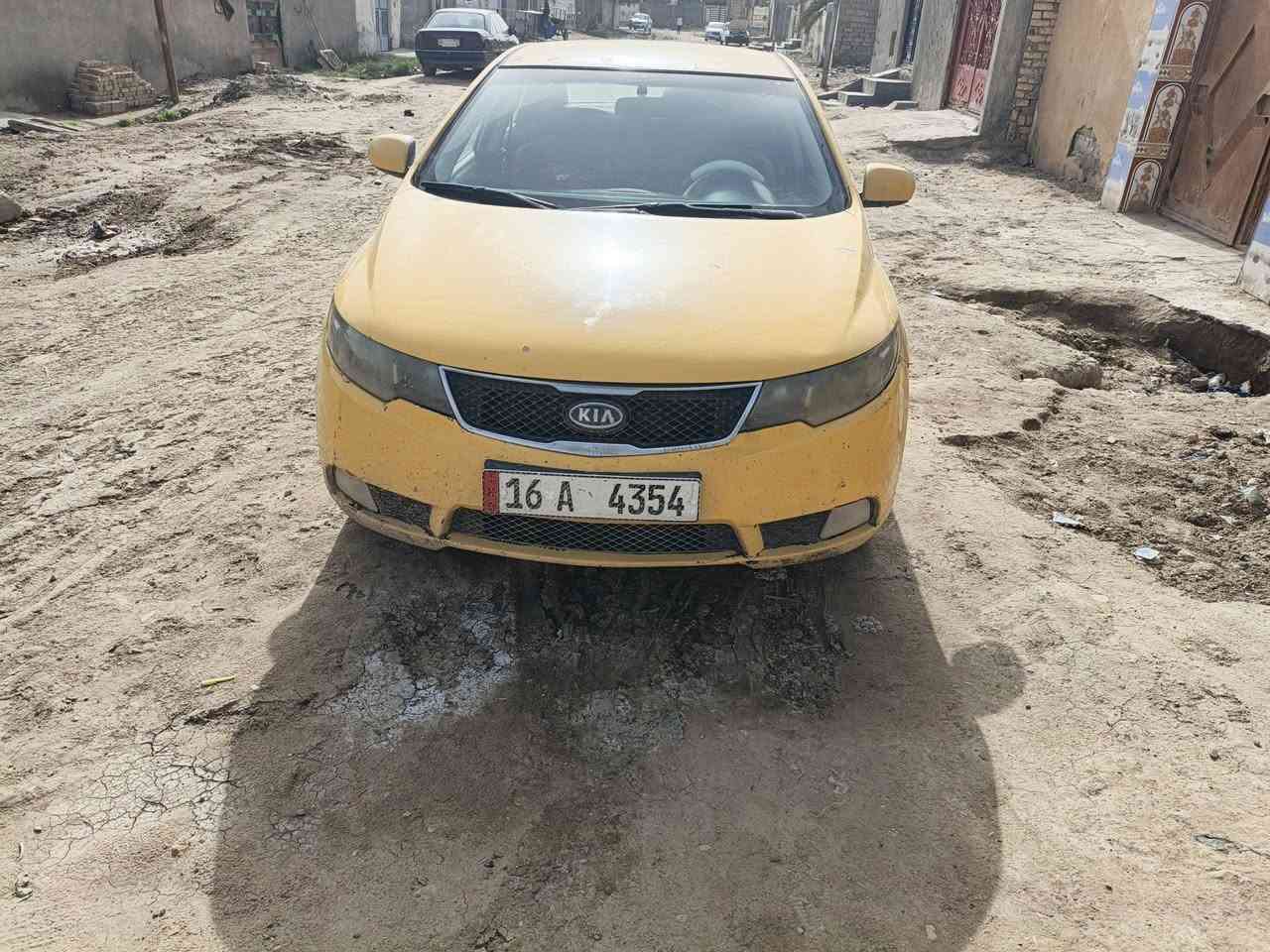 كيا سيرتو موديل 2009خليجي مكينه وكير على شرط رقم دولي بيه طخه بل جملق خلفي بسيطه مكان ديوانيه غماس ***********
