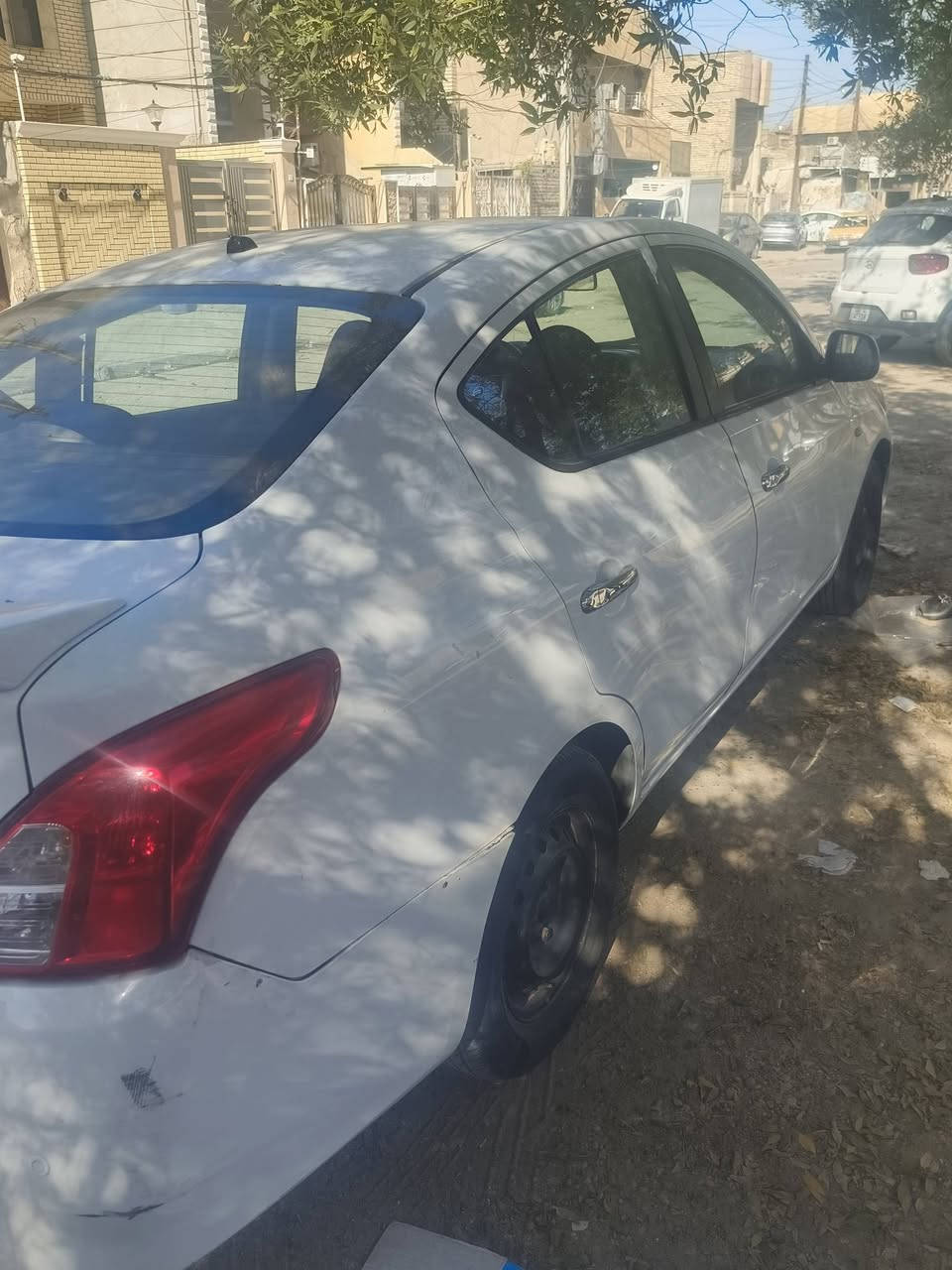 نيسان صني ٢٠١٨ مكينة كير مال الشركة غير مستبدل مكفول تبريد ثلج تدفئة صدر خلفي أمامي جديد منظومة غاز ٦٠لتر تمشيك ٥٠٠كيلو باتري جديد تايرات نظاف سيارة جاهزة فقط نواقص بسيطة جدا سنوية باسمي لل٢٩ تنفذ الصبغ طخة جاملغ امامي مال العبري بدون دواخل وباب الخلفي مستبدل أصلي فقط السيارة نظيفة وجانيها على ايدي السعر ١٠٠ وبيها مجال مكاني الشعب ***********
