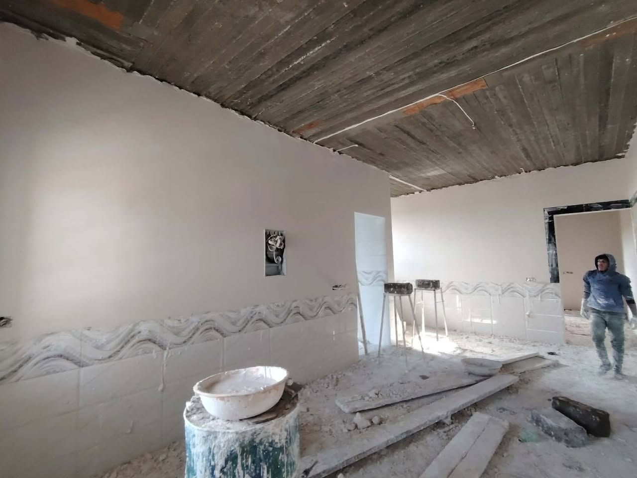 متواجد بسديره خابر وتدلل كادر لباخ جص من الموصل شغل عل مسطرة البيت يطول ٣إيام المبيت ابنفس البيت النشتغلو التزام بالموعد وأتقان بالعمل مواصفات العمل حسب الطلب تنعيم جام وصور كدام العين  ومن الله التوفيق للجميع☺️تحياتي للجميع🙂 لمكمل سراميك ايتصل🙋***********👌***********
