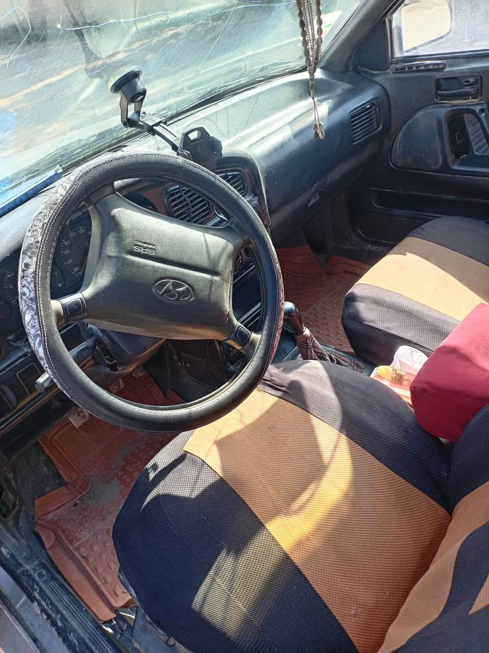 سلام عليكم سياره النترا دمعه للبيع موديل ٩٣ نضيفه سنويه صاقطه صارله ٣ شهر  تحويل مباشر كير محرك نضيف مكاني كرمه شهابي سعر ٢٩ وبيها مجال شي قليل ***********
