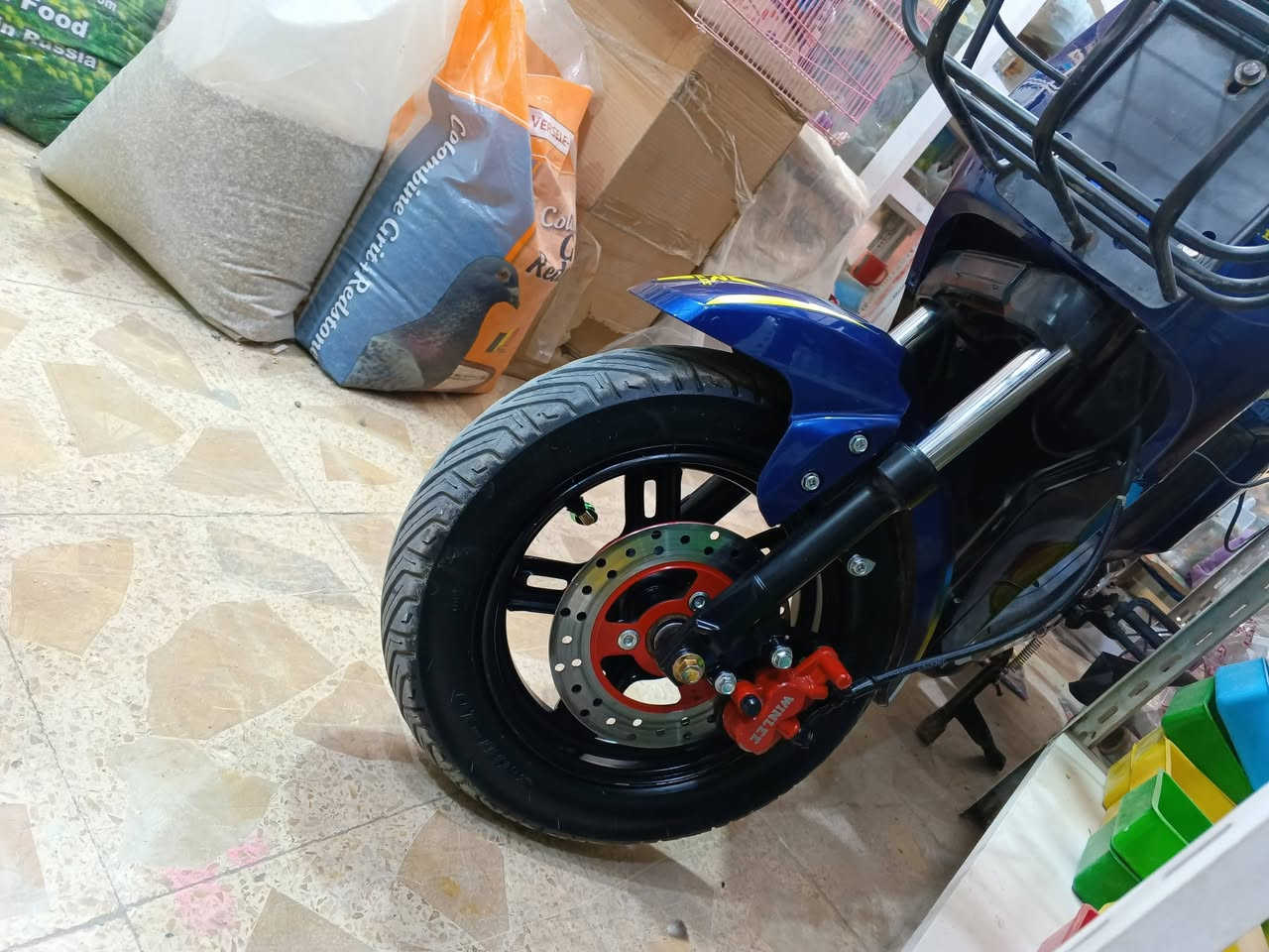 بسكل شحن جديد شخط مابي صاله شهر مشتري ٧٠٠ وسرعته١٠٩ اريده مروس بدراجه  او بيع ٤٢٥العنوان كربلاء حي العباس الهاتف***********
