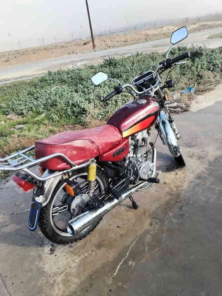 السلام عليكم ماطور للبيع سيفان موديل 20وايرمنيه كلها تشتغل تواير جدد سعر 375بي مجال  للستفسار تصال علا رقم ***********مكاني بل كسك مراوس يرهم
