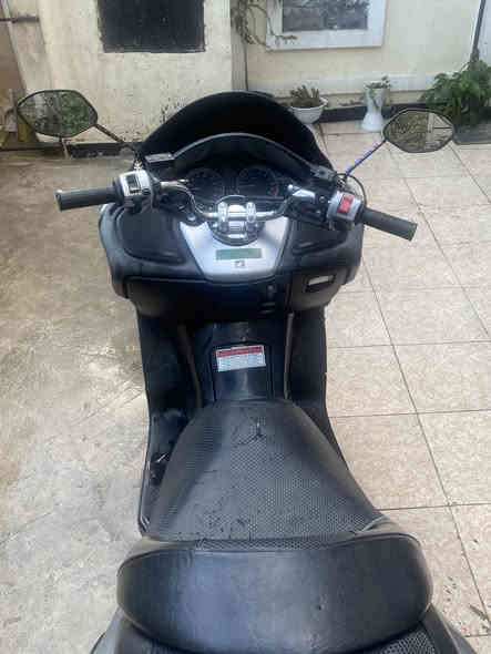 السلام عليكم فورزه 09كرستال للبيع دراجه حلوه نضيفه مكينه مكفوله. بصمه كهربائياته كله شغاله حساسات شغاله كير اني لاغي بس موجود عندي الي يريده وياهه اي شي ما مبدل بيه دراجه جديده. نقصه فقط تريشه نكسرت عندي اليمنه بكاني بغداد الشرطه الرابعه السعر 960 رقمي ***********
