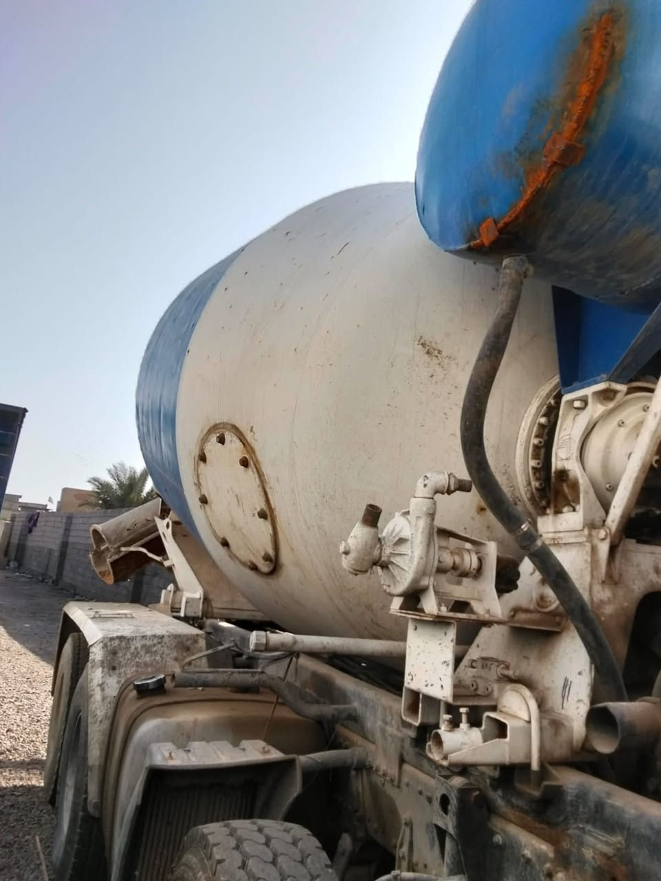 جدر للبيع 10 متر سجاجين جديد ملفوف***********
