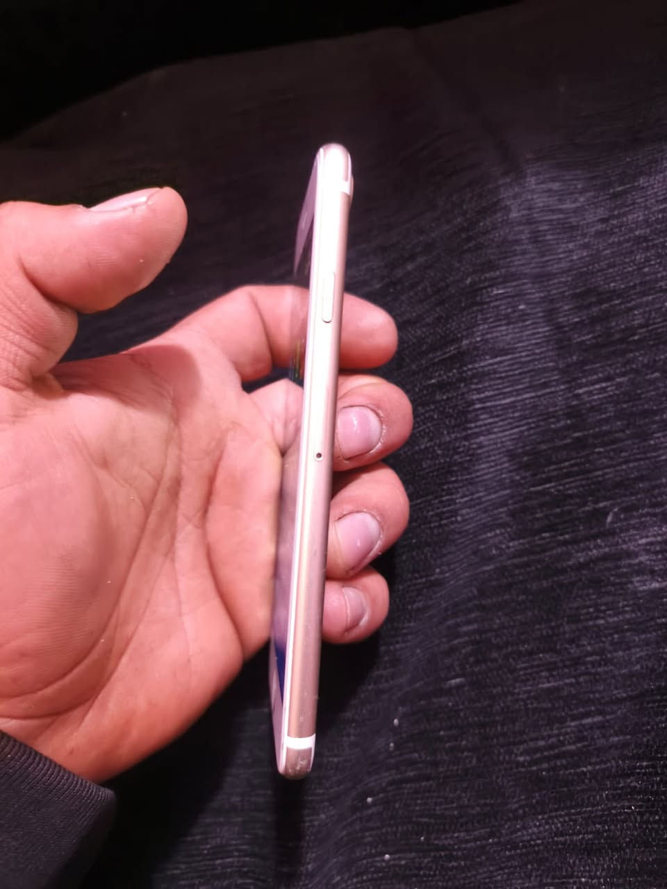 ايفون سفن ما بس شاشه مبدل 
تليفون يخبل والله ما بي اي نقص
شحن ميصرف رايده 75
***********
