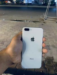 ايفون 8 بلاس ٢٥٦ • ابيض • بطارية ١٠٠