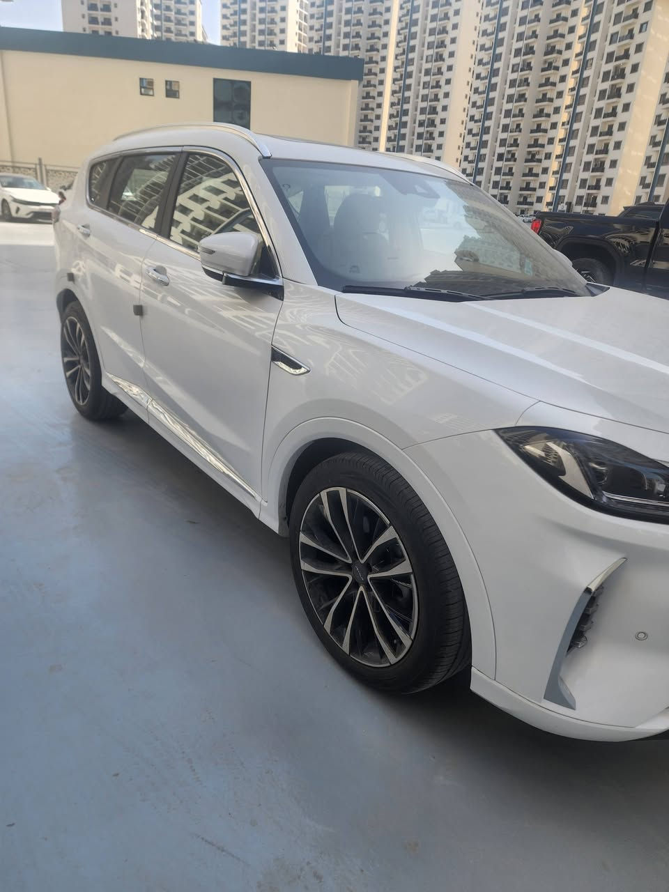 🚗 للبيع – جيتور 2025 PLUS Luxury
سيارة بحالة ممتازة جداً شبه جديدة، استخدام خفيف ونظيف جداً
المواصفات: ✔️ محرك قوي واقتصادي 1600
✔️ شاشة كبيرة + نظام ملاحة
✔️ كاميرا 360 درجة
✔️ حساسات أمامية وخلفية
✔️ فتحة سقف بانوراما
✔️ تشغيل بصمة
✔️ تبريد وتسخين مقاعد
✔️ نظام صوتي عالي الجودة
السيارة خالية من الحوادث والصبغ، فحص كامل
سبب البيع: بداهي السفر
السعر: قابل للتفاوض للجادين فقط
📞 للاستفسار الاتصال أو واتساب على الرقم: (***********)
ملاحظة: السيارة جاهزة للتسجيل ونقل الملكية فوراً
سنويه لغايه 2030
والهزه لغايه 2027
