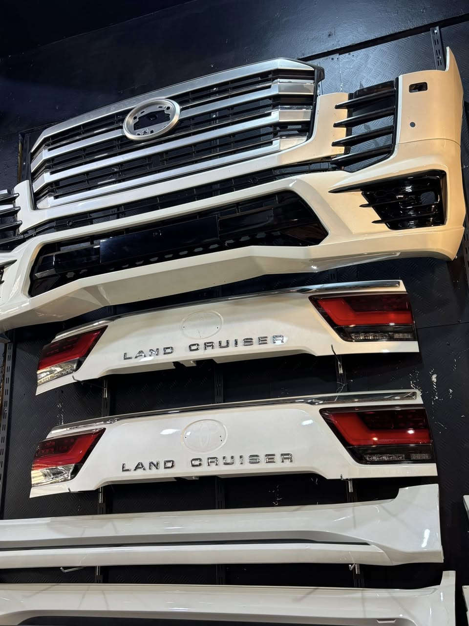 حياكم الله اخواني الاعزاء 

من رخصة الادمن المحترم 

يعلن مجمع اوساكا عن توفير كافة قطع غيار سيارات لاندكروزر لكزس برادو من موديل ٢٠٠٨ الى موديل ٢٠٢٥ 

اصلي جديد ومستخدم 

متوفر توصيل بغداد وكافة المحافظات

قطع غيار صيانة تحديث زيوت

بغداد الكرخ / صناعية البياع / الشارع الثالث


**إذا كنت صاحب هذا الإعلان وتريد حذفه لأي سبب، رجاءا أرسل رسالة إلى الدعم الفني**