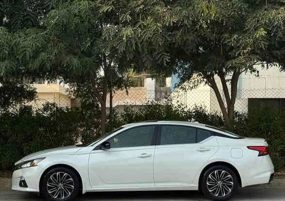 اللهم صلي على محمد وال محمد 
السلام عليكم 🫡 

اقرا التفاصيل كامل صور حادث وسونار موجود بالمنشور خابرني وتشلع عيوني 
نيسان التيما 2019 رقم السليمانية بسمي تحويل وكاله جاضر سنويه جديد تنتهي2027
فئه SR
بالنسبه للمواصفات 
السياره بلاص 1/1
سقف سلايت تشغل عن بعد 
كشن جلد +كشن كهربائي 
كشنات تدفئه 
سايد بريك بصمه 
شاشة كبير 
رادارات جانبيه 
شفتات ستيرن 
تحكمات جهتين 
كامرات جانبيه 
كارب بلاي 
شحن لاسلكي 
مقاعد خلفي شحن تابسي 
مري شفط+مري لابتوب 
لايتات عالي ناصي كله زنون 
حجم محرك2500
محرك كير وضع شركه برغي مامفتوح 
ماشيه 79الف 
دهن كير مبدل جديد 
دهن محرك مبدل جديد 
تخم تاير مبدل جديد 
صدر امامي خلفي جديد
سبير مانازل 
بصمتين مع السيارة 
ملاحضه السيارة مكفولا من صبغ وتبديل 
فقط 3اماكن بارد مصلح BDR
مكان السيآره كركوك قضاء داقوق 
السعر158بيها مجال 
***********
