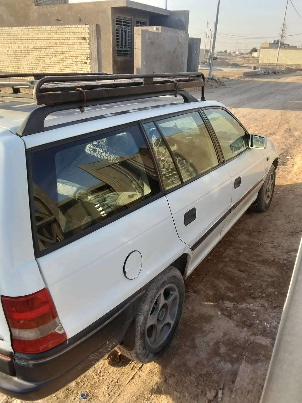 السلام عليكم اوبل استرا للبيع مصبوغه حزام العنوان بغداد الكماليه السعر 40 محرك 1600 /***********
