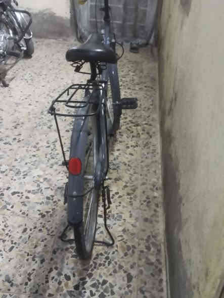 سلام عليكم باسكل للبيع حجم 26 نضافه شوفة عينك كلشي ما ناقصه تايرات والويلات نضيفه مكاني نجف خلف قرية الغدير شارع المطحنه السعر 75 وبي مجال بسيط الشراي يتفضل خاص للاتصال ***********
