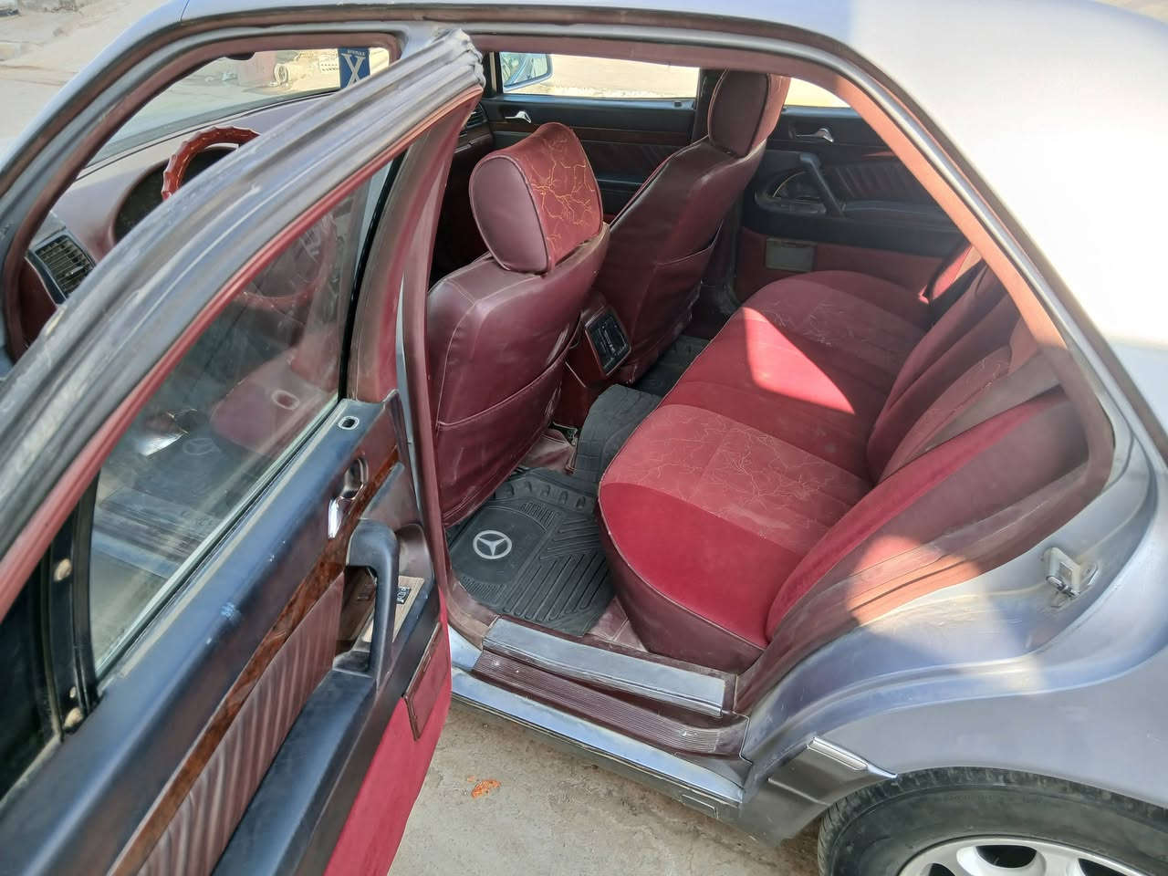 سلام عليكم مارسيدس شبح موديل 93  رقم بغداد دولي بسمي سياره بلاديه تبريد ثلج قطعتين بلاد
محرك 6سلندر تابوت خير من الله كهربائيات كله شغاله  *********** مكاني بغداد السعر 65
