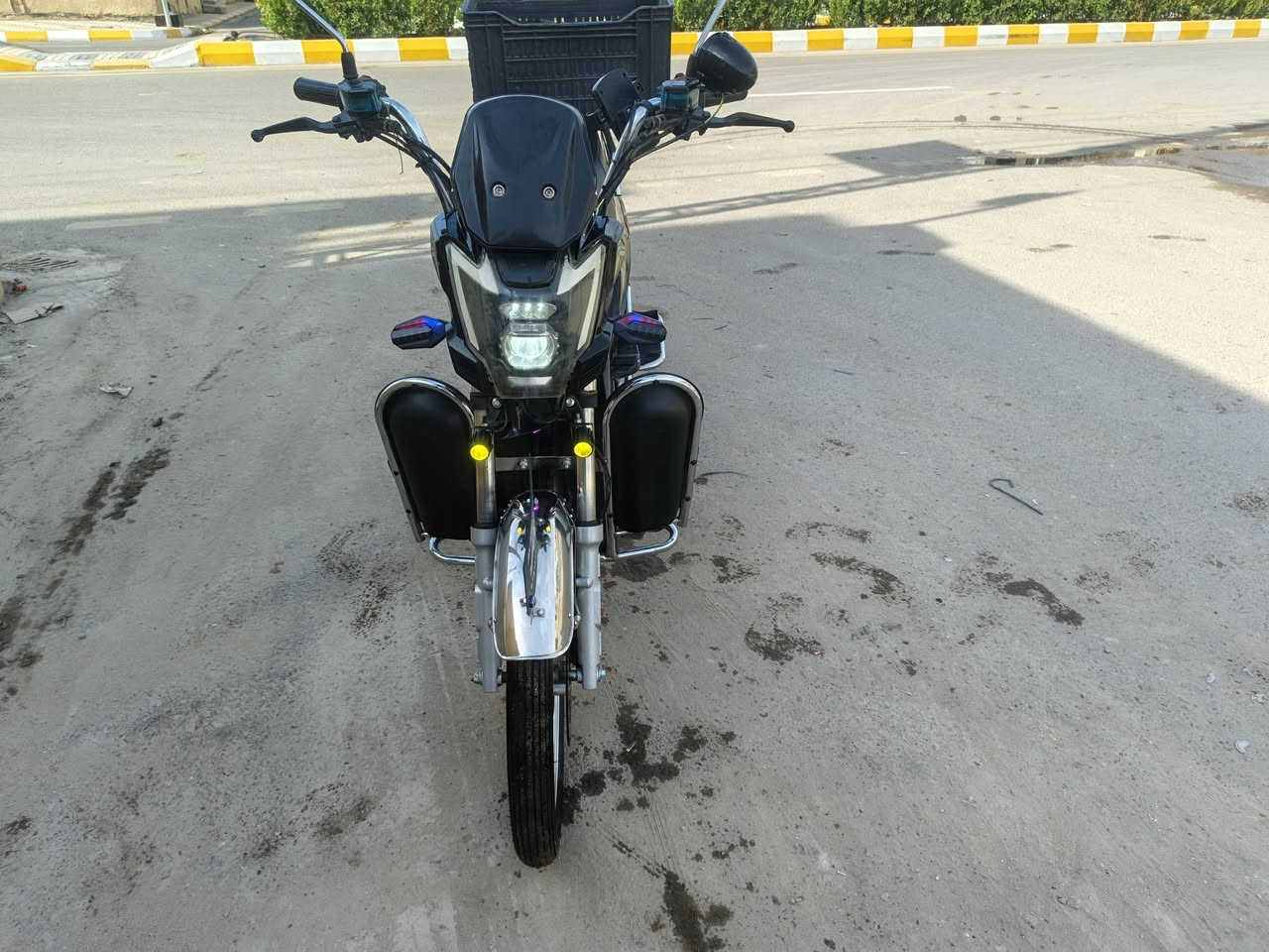 السلام عليكم دراجه هارلي للبيع شرط نضافه تخم جديد يم أبو أوس شاده قبل يومين 
سعر 675
*********** بياع شراي لا تجي
