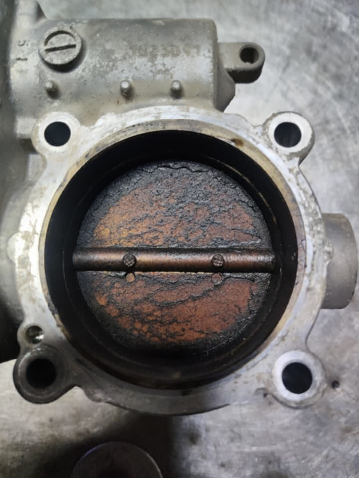 سنتافي
خربطة بالمحرك مع سحب ضعيف
عند الفحص تبين عطل في احد نوزلات GDI
تم الاستبدال مع اجراءة الادامة الدورية بالاضافة الى تبديل بلكات اصلية وكالة واصبحت تمام
#مصطفى_فحص_وبرمجة
#ورشة_المهندس_مصطفى_لصيانة_السيارات
#ورشة_المصطفى_LIQUI_MOLY
- بلكات - نوزلات - مجاول - فيتبم - فلتر بنزين 
- فحص وبرمجة وصيانة السيارات بالكمبيوتر
- تبديل زيت المحرك مع الفلاتر
- تبديل هيدروليك كير وتورباين بالجهاز 
المشتل - الشارع العام - قبل تقاطع الاجراس


**إذا كنت صاحب هذا الإعلان وتريد حذفه لأي سبب، رجاءا أرسل رسالة إلى الدعم الفني**