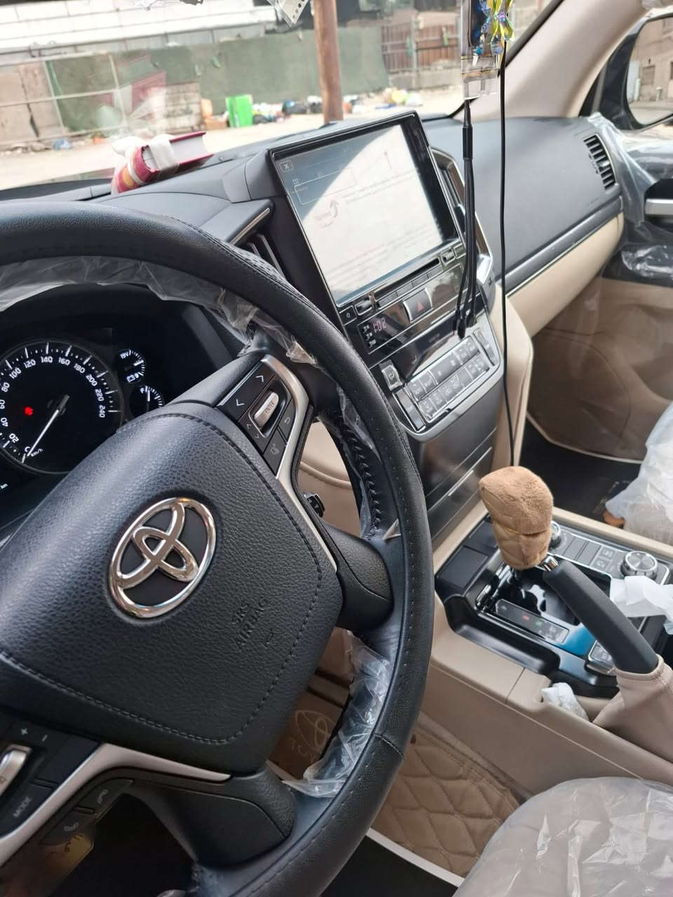 سلام عليكم لاندكروزر 21فول مكفول زيرة ماشية 13500 مكفول من كل شي ***********بغداد
