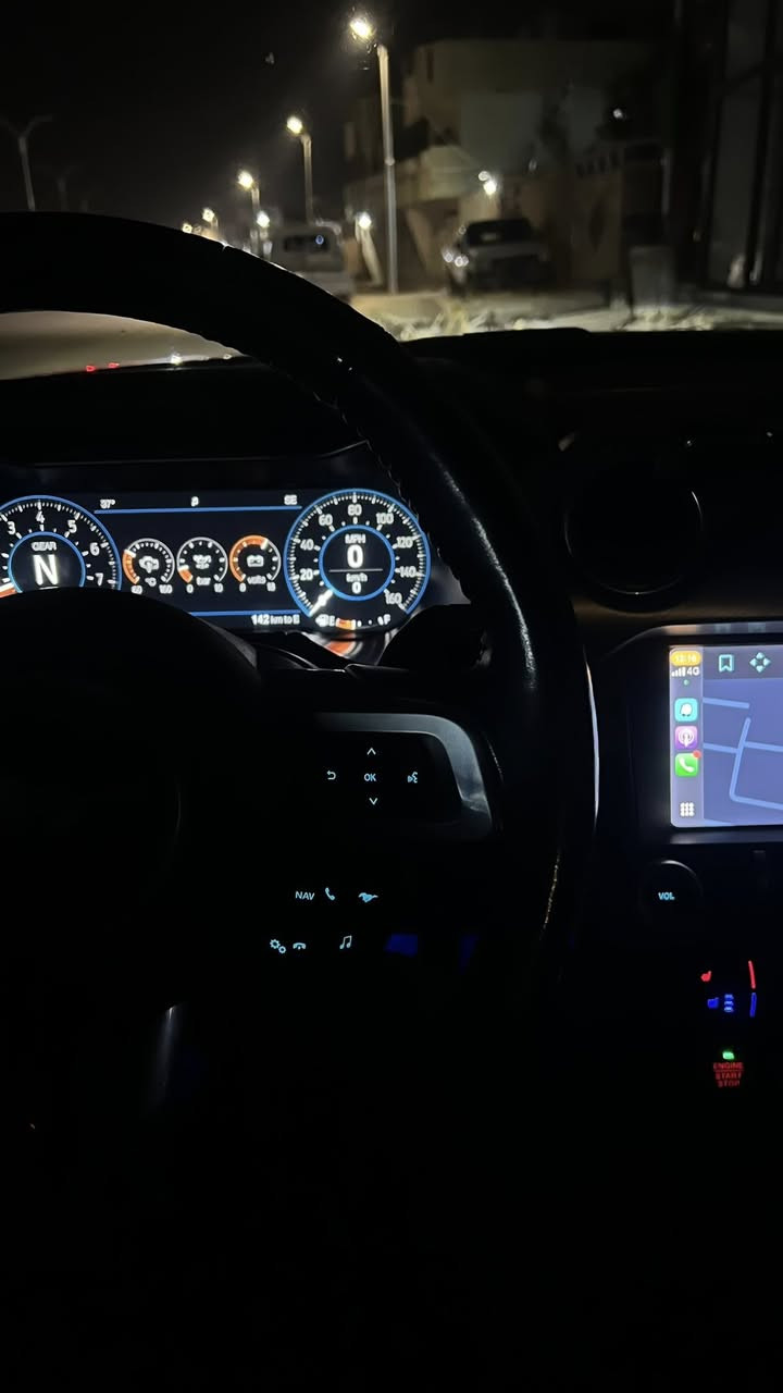 السلام عليكم
موستنك GT موديل 2022 كير عادي 
محرك 5.0L ثمانية سلندر بريميوم 
ماشية ٥٧ الف كيلو
حادثها موجود بالصور 
مكان السيارة : صلاح الدين - قضاء الدجيل
اتشرف بالجميع  
المواصفات :-
بريميوم فول شاشة كبيرة ✅
عدادات ديجيتال ٥ وضعيات قيادة تتغير العدادات حسب الوضعية ✅ 
تدفئة + تبريد كراسي ✅
تدفئة ستيرن ✅
مثبت سرعة ذكي ACC ✅
ويالة ماك 1 ✅
مساعد على تحديد المسار ✅ 
نقطة عمياء ✅ 
خاصية Line Lock الي تقفل التايرات الكدام وتخلي الي ورة تبطنش ✅ 
بيها لانچ كونترول/ Launch control للانطلاق من الصفر ✅ 
وضعيات القيادة ( عادي ، سبورت ، تراك ، دراگ ، ممطر ) ✅ 
وبعد غيرها كومة مواصفات
السيارة فول مواصفات وكلش مريحة ورزنة بالطريق وبالسفر وعالية عن الطسات 
سافرت بيها شمال وجنوب وجانت جداً مريحة
السيارة ماداخله استعراض نهائياً ومابيها اي استخدام من هذا النوع لإن الحلال عزيز.
السيارة بإسمي وبشرط التحويل
السعر ٢٣٥ ورقة وبيها مجال للطيبين 
للتواصل :
*********** علي حسين
