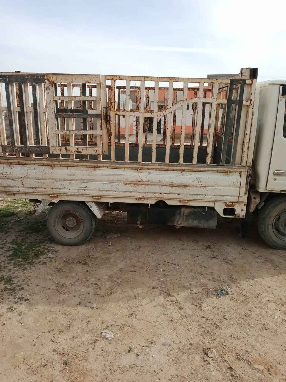 سلام عليكم كيه سامسونج موديل 99 رقم فحص انبار كير محرك شرط كهربائيات شقاله تواير جدد  مكان بيجي سعر 18وبيها وبيه مجال لشراي//ملاحضه///لموشري لايتصل كاتبلك تفاصيل ***********
