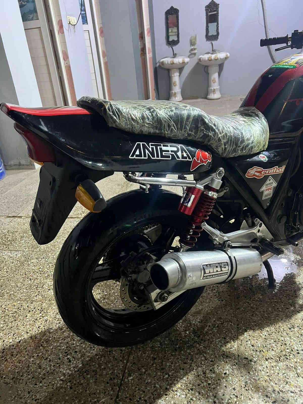 دراجه سبي فور 400
نضافه فول وسعر خيالي 16 والف وراق أصولي كمركه مدفوع كامل شطر الترقيم

) مكفوله كفاله عامه (دراجه))) على ايدي مال جناي

مزوده تزويد كامل من التاير للتاير صالنصه الابلاديه مالتها

( عليها ادامه كامله من تنضيف كابريتر / تبديل دبلات خلفيه  جديده/ زنجيل / بطاريه / تايرات زوج / و بلكات اصليه تخم كامل NGK  ) 

(معدل شرط 180 وتعبر كمرك مدفوع وكامل شرط الترقيم ) بطناش شرط 123

كلشي شغال بيه كهرباياته كامله فصله نار شرط جاهزه على الاخير

 بنكره بكل وقت نضافته كدامك
( تحكم بلواقع وبعد أحله من صوره) 
السعر  (۱) مليون و 700  / مكاني النجف الشراي يتصل /***********  
(سبب البيع الوالد)
