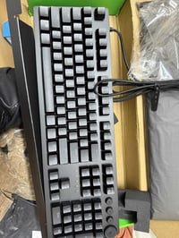 كبورد اصلي شركه عالميه سعره 80الف رقم 07751564555اكو توصيل جميع العراق