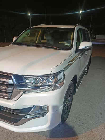 السلام عليكم
لاندكروز جكسار موديل 17
رقم بغداد بأسمي 
سياره 8سلندر فول مواصفات 
السياره مكفوله كفاله عامه ماعده شخط بسيط بجاملغ الامامي 
السعر 5  دفاتر بيها مجال قليل حك الجيه 
*********** ابو عمار
