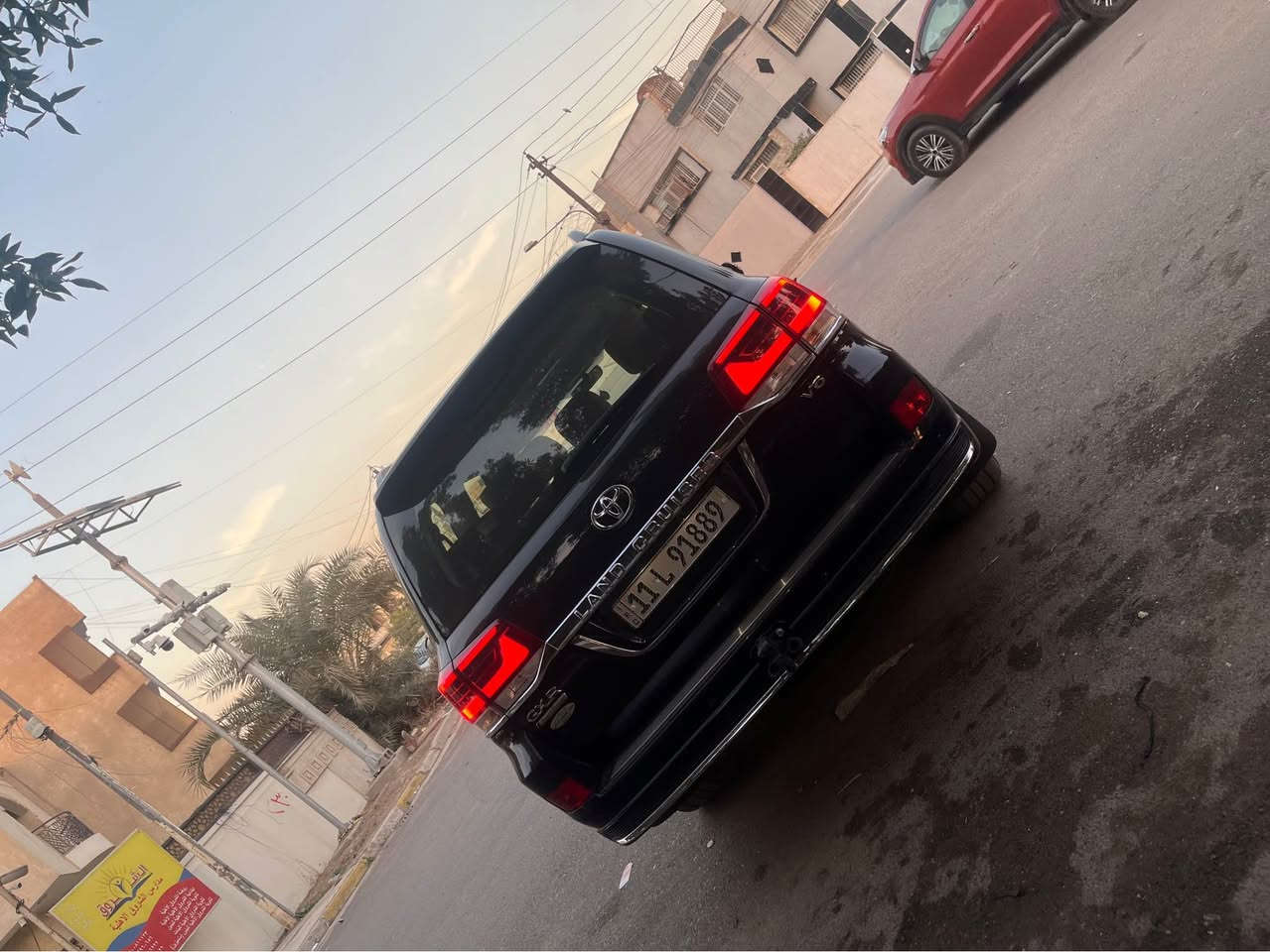 لاندكروز 2021 بحريني
ماشية 90 الف كيلو 
فول مواصفات
رقم  بغداد
 بيها فقط بارد بسيط والباقي كفالة 
________المـواصـفـات ___________ 
حساسات امامي خلفي 
كامرات 360 امامي وخلفي وجانبيات
شاشة حجم كبير + شاشة خلفية 
جنطة كهرباء 
تشغيل عن بعد
‏  Bluetooth / USB
السعر اتصل
مكاني بغداد 
للتواصل *********** بغداد, العراق
