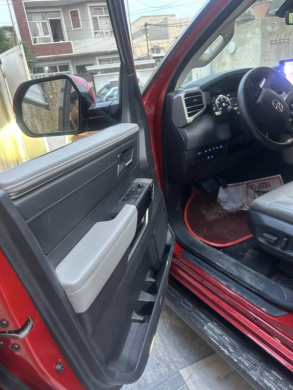 تويوتا سيكويالمتت 2024  فول مواصفات
محرك السيارةV6 3500 تون توربو هايبرد

حادثهة ماصدة الاماميه وربع دعامية فقط 

المواصفات

بانوراما 

شاشة 

 مقاعد تدفئة و تبريد

رادار (امامي+خلفي+جانبي)

تثبيت مسار قيادة ذاتية 

5كامرات محيطية و المراية الوسطية كامرة

عدادات دجتل

سستم صوت jbl

صندوق كهرباء ويعمل بحركة الرجل فتح وغلق 

بردات زجاج الابواب بلاديات

الابواب كلهم دخول ذكي بصمة 

السيارة بصمة  

السيارة بيها موصفات و وبشنات كلش هواي ***********/‭٠٧٧٣ ٥٨٢ ٥٣٢٩‬
