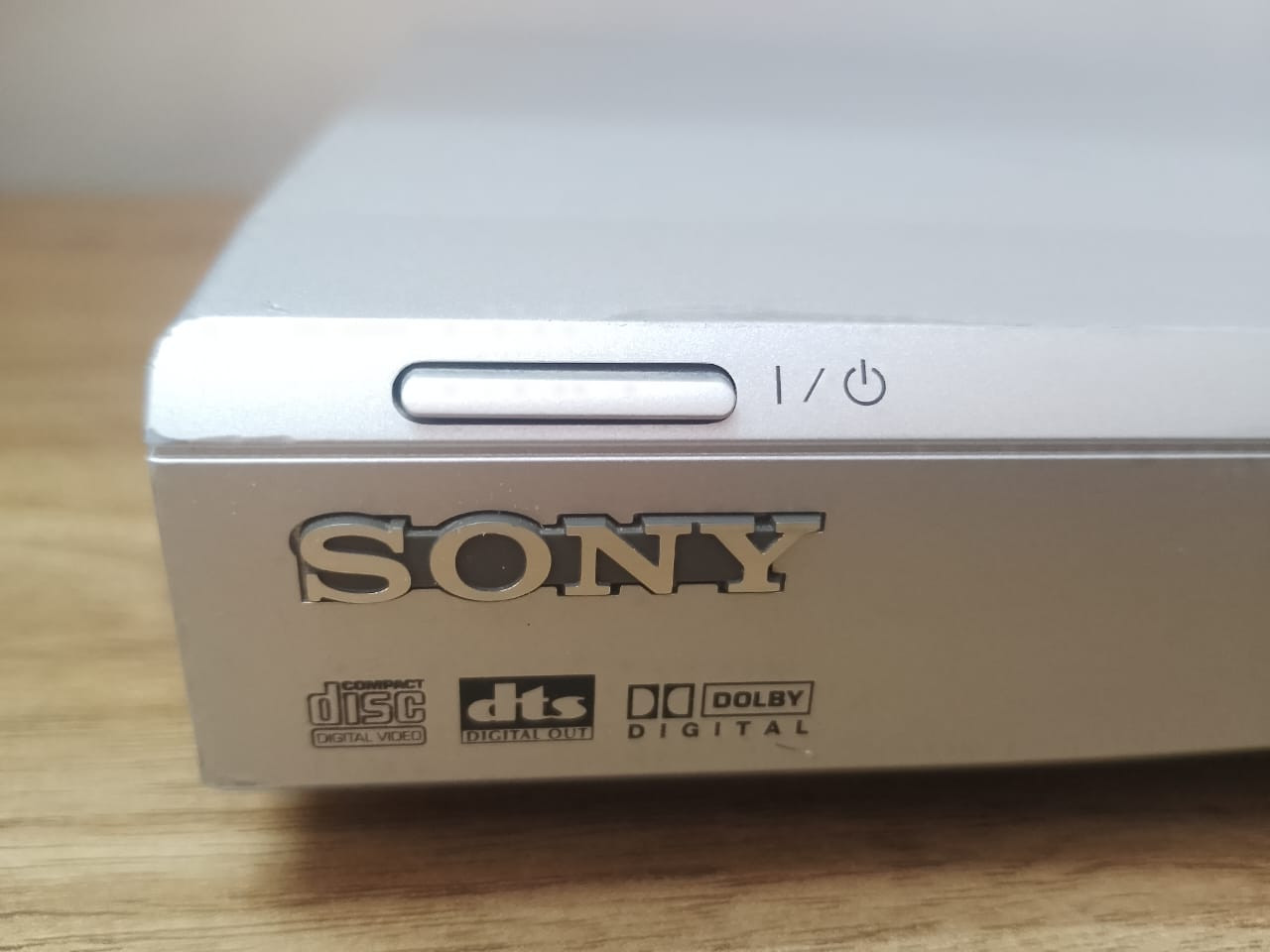 DVD Sony .

 عطل في العدسة .

السعر : 10,000 . 

متوفر توصيل .


**إذا كنت صاحب هذا الإعلان وتريد حذفه لأي سبب، رجاءا أرسل رسالة إلى الدعم الفني**
