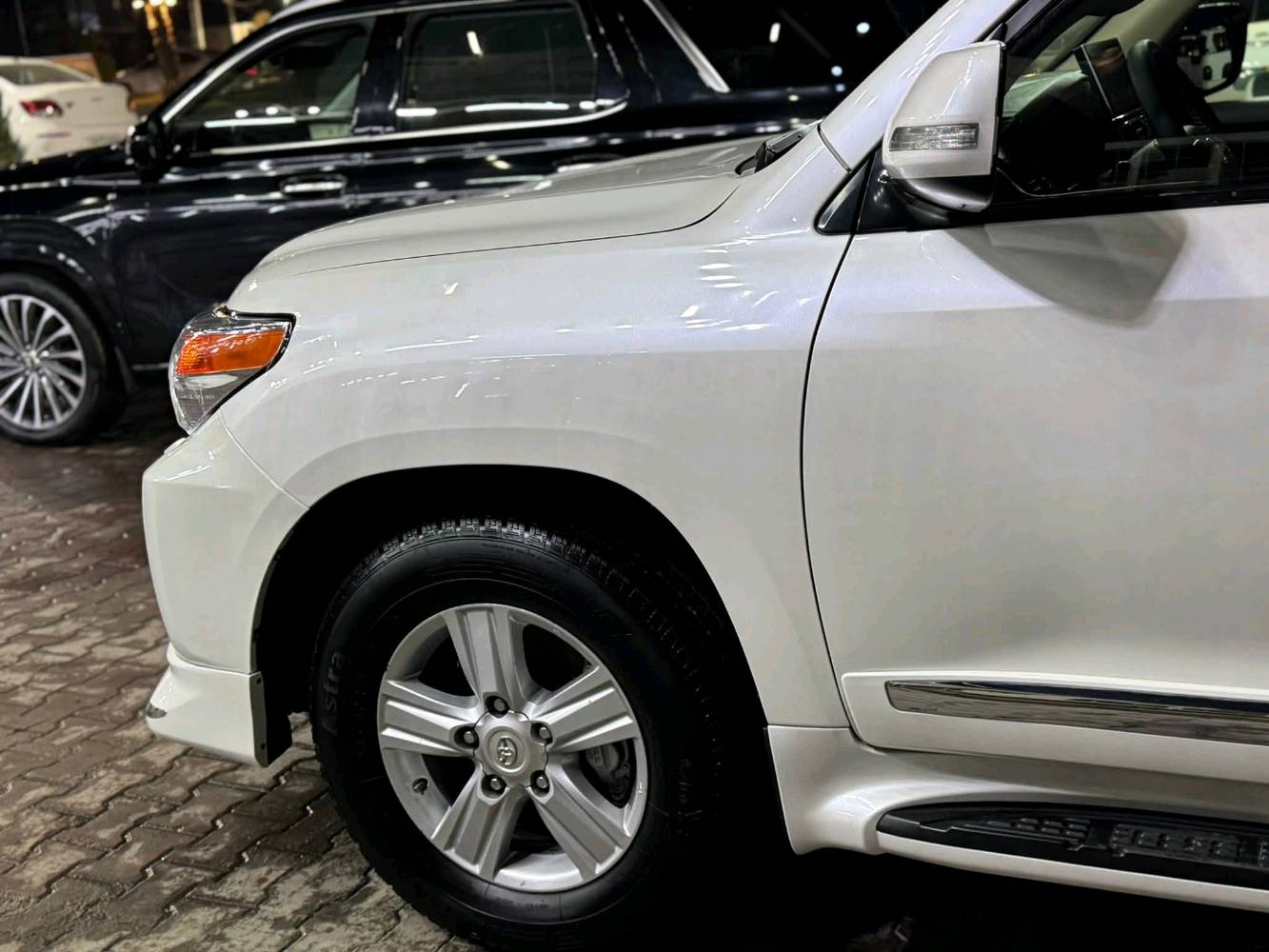 لاندكروز 2012 ابريمي اصل المرايه القلاب مايحتاج اذكر موصفاته معروفه فول واحد عل واحد ماكو شي مو شغال كله تمام كفاله من كلشي سياره عل وضع شركه مابيه كل نقص مكاني صويره لشراي يتصل سعر ٣٥٥. *********** 