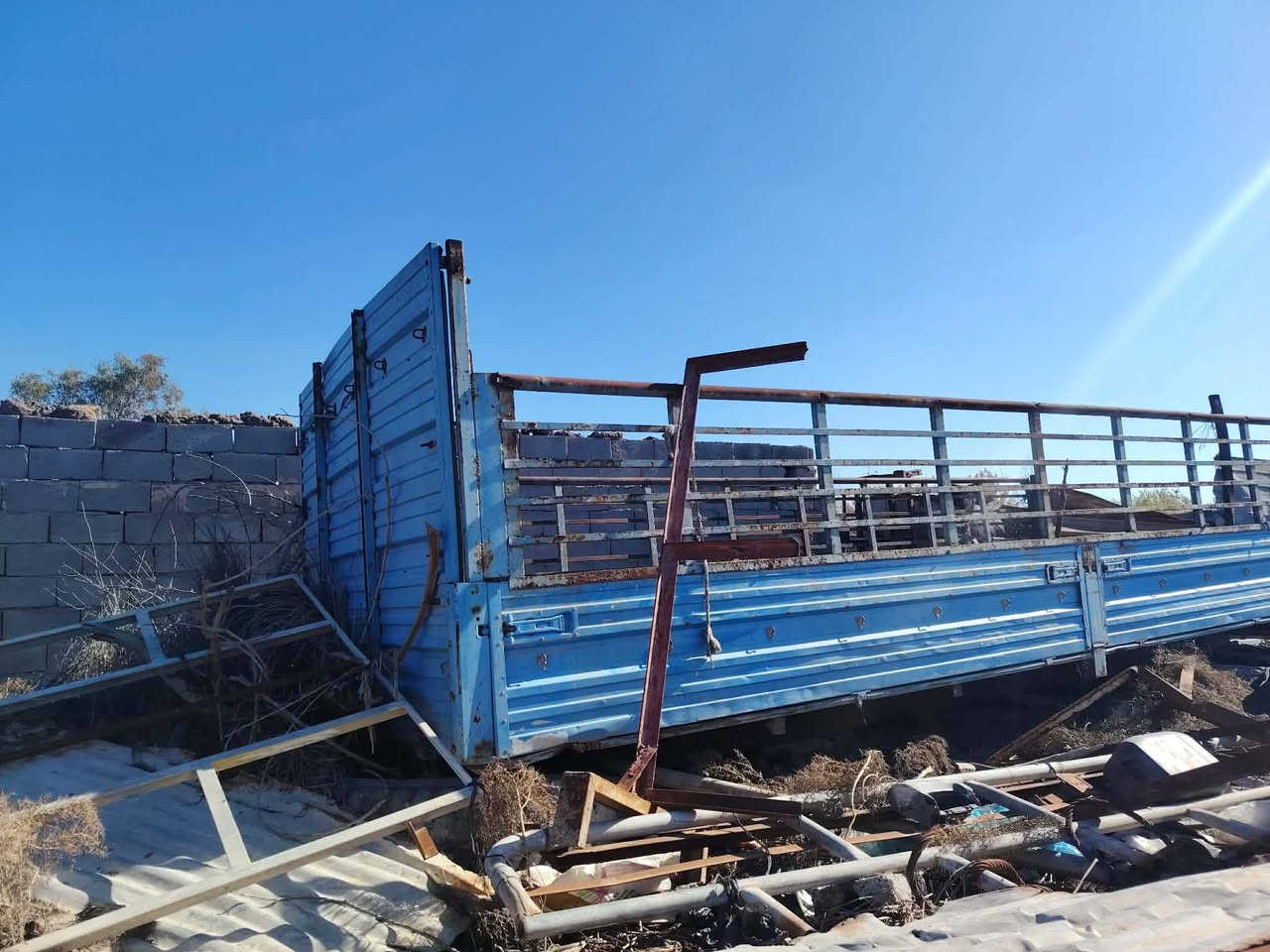 بدي للبيع طول سته وربع الاتصال على الرقم ***********
