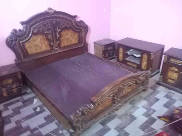 جرباية نفرين وميز تواليت ومعرض للبيع كلهن 90 الف ***********
