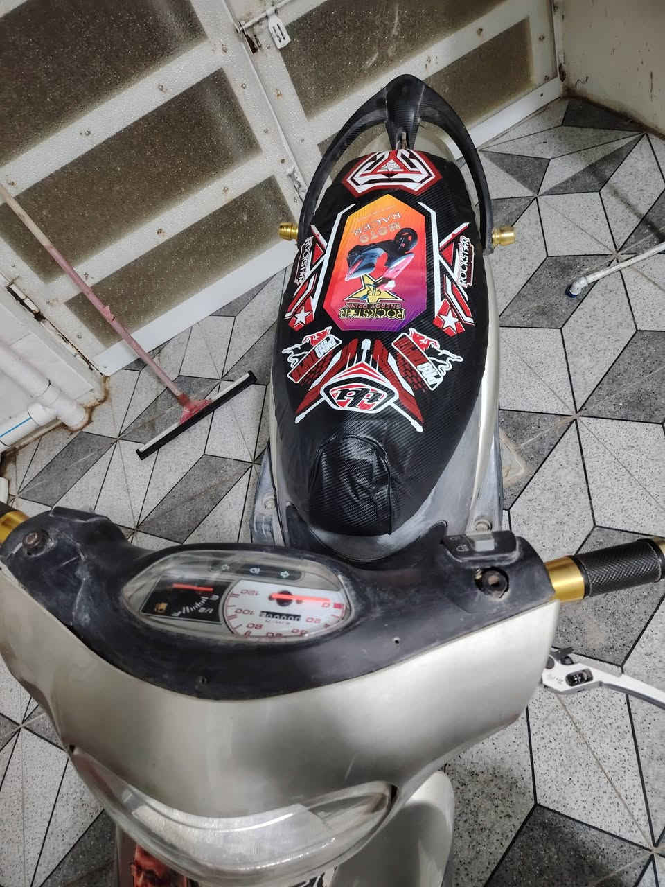 السلام عليكم ماكس للبيع
سلف هندر كله شغاله اشاير هورن لايت
سعر ٣٠٠ وبيه مجال مكان بابل ابي غرق
حي السلام ***********
