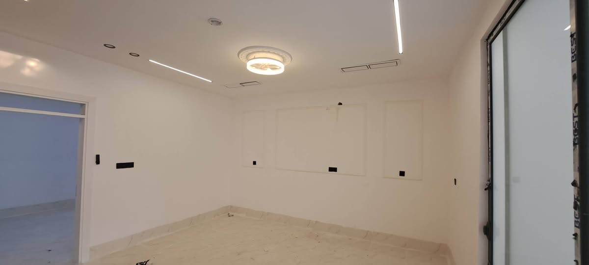 بیت.للبیع فی اربیل حی8حصاروك زیرۆ شارع15  مساحە100م مربع غرف نوم3 صحیات2/هوڵ مطبخ حار+بارد حدیقە گراج /طابو سعر610$ خانوفرۆستن هه ولیر8حەسارۆك  جادەی15دەی رووبەری100مربع دووقات سفر3نوستن هوڵ مطبخ گەرم و سارد حدیقە گراج نرخ 610$ معاملە *********** واتساپ *********** واتساپ أربيل, العراق
