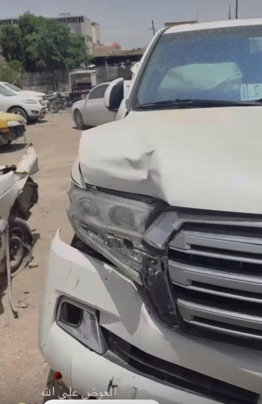 لاندكروزر 2017   6 سلندر بريم أصل رقم بغداد
مواصفات السيارة 
تحكم عن بعد
دي في دي سقف
اناره داخليه 
مري شفط
فتحه سقف
دبل ماوس
حساسات 
كشنات جلد كهربائي …الخ
عداد السيارة 195 الف حقيقي بشرط الفحص
السياره بيها جاملغ بارد و بيها صبغ ربع البنيد ونص الباب الخلفي عكس السايق صور الضربه منشوره 
السياره بأسمي تحويل ثاني يوم
البيع نقدا 
مكان السياره / النجف 
السعر 425

رقمي ***********
