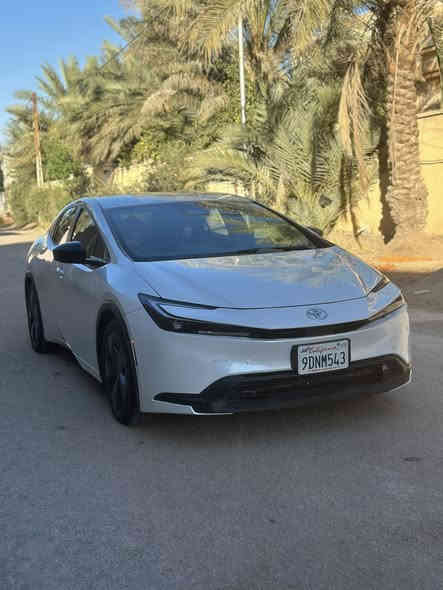 السلام عليكم 
تيوتا بريوس الشكل الجديد (2024) امريكي دخول جديد بأسمي ضررها بنيد فقط والباقي كفاله عامه ماشيه (10 الالف) محركها(2000) هايبرد 
مواصفات 
بصمه ابواب 
بصمه تشغيل 
تشغيل عن بعد 
شاشه 
كامره خلفيه 
حساس امامي 
حساس خلفي 
رادارت اماميه 
رادارت خلفيه 
مانع انزلاق 
سايد بريك بصمه 
اوتو هولد 
وضعيات قياده 
ومواصفات البريوس معروفه 
السعر//168 ورقه وبيها مجال 
للاتصال//***********. // او// 08732653924
