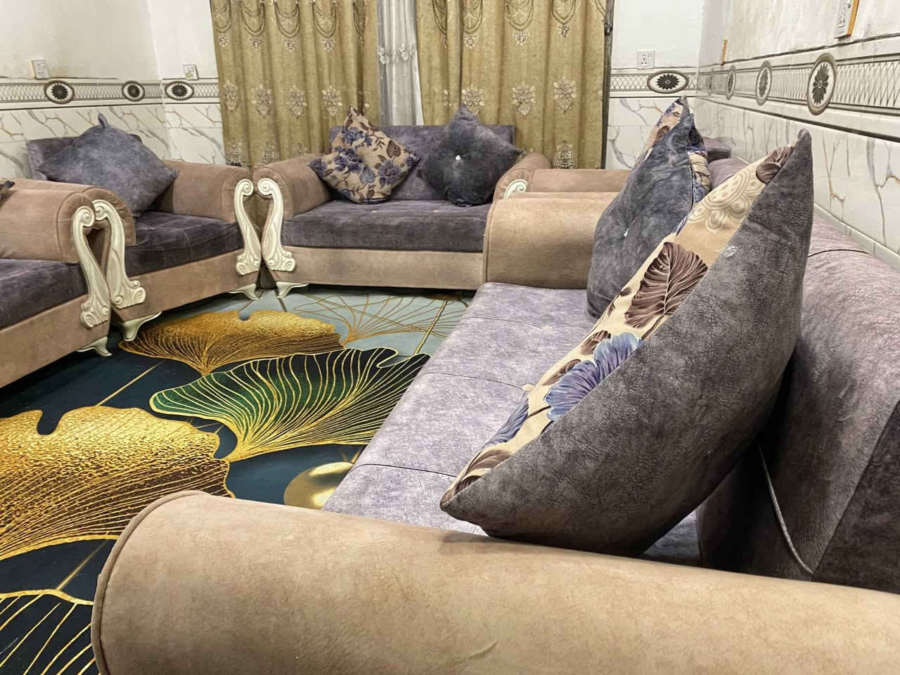 تخم 10 مقاعد تسكام درجه اولى اخو الجديد السعر 300 وبي مجال المكان كربلاء ***********
