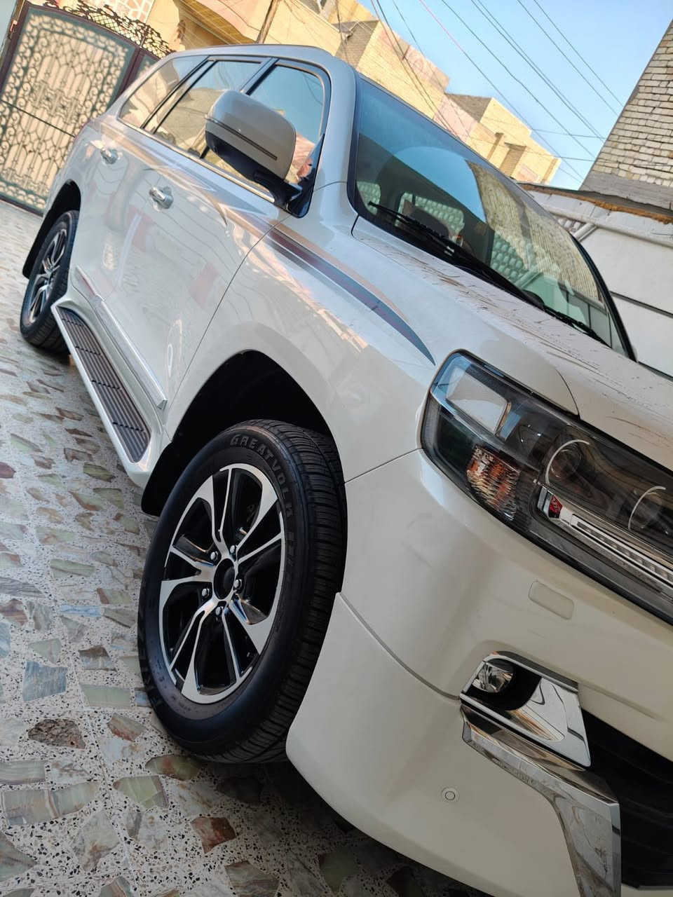 لاندكروز 2021 ( عل شرط بوضع الزيرو )
بريم اصل فول 1/1 ماشيه 15 الف 
السياره مكفوله من البارد والشخوط والتكحيل والرصعات مكفوله كفاله عامه حته البلاستك
داخل جلد اصلي بريم 
دبل كشن كهرباء 
كشن السائق 3 حركات
ديفيدي بل قماره 
تشغيل عن بعد 
فول تحكم استيرن 
شاشه اصليه 
دشبول زنون 
الباب الخلفي كهرباء 
بصمه تشغيل 
هوك خلفي 
طفايه 
حساس امامي خلفي 
زراك لايت ولايت زنون 
( ملاحضه هاي السياره متروكه لهسه يل مشت 15 الف وشرط الفحص )
البصمه الثانيه والعده والكتلوكات والكبات مال الشركه والسبير بعدهن ممستخدمات 
رقم بغداد دولي بسمي هزه وسنويه جديده
مكان السياره بغداد 
رقمي ***********
