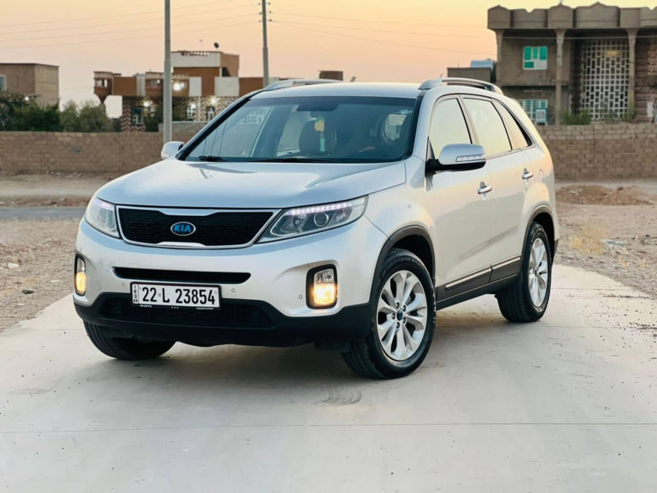 السلام عليكم ورحمة الله وبركاته 
كيا سيرنتو 2013 محدثه2014 
7راكب تبريد ثلج تدفئه بدون ضرر كلين
 سياره فول مواصفات ما عده فتحه بل سكف 
مكينه اربعه 
طخم تاير جديد صدر نظيفه سياره 
خليجي رقم الشمال اربيل سنويه وهزه جديد بسمي سياره شرط تحويل  
سعر عبر خاص او عبر الهاتف (***********)
