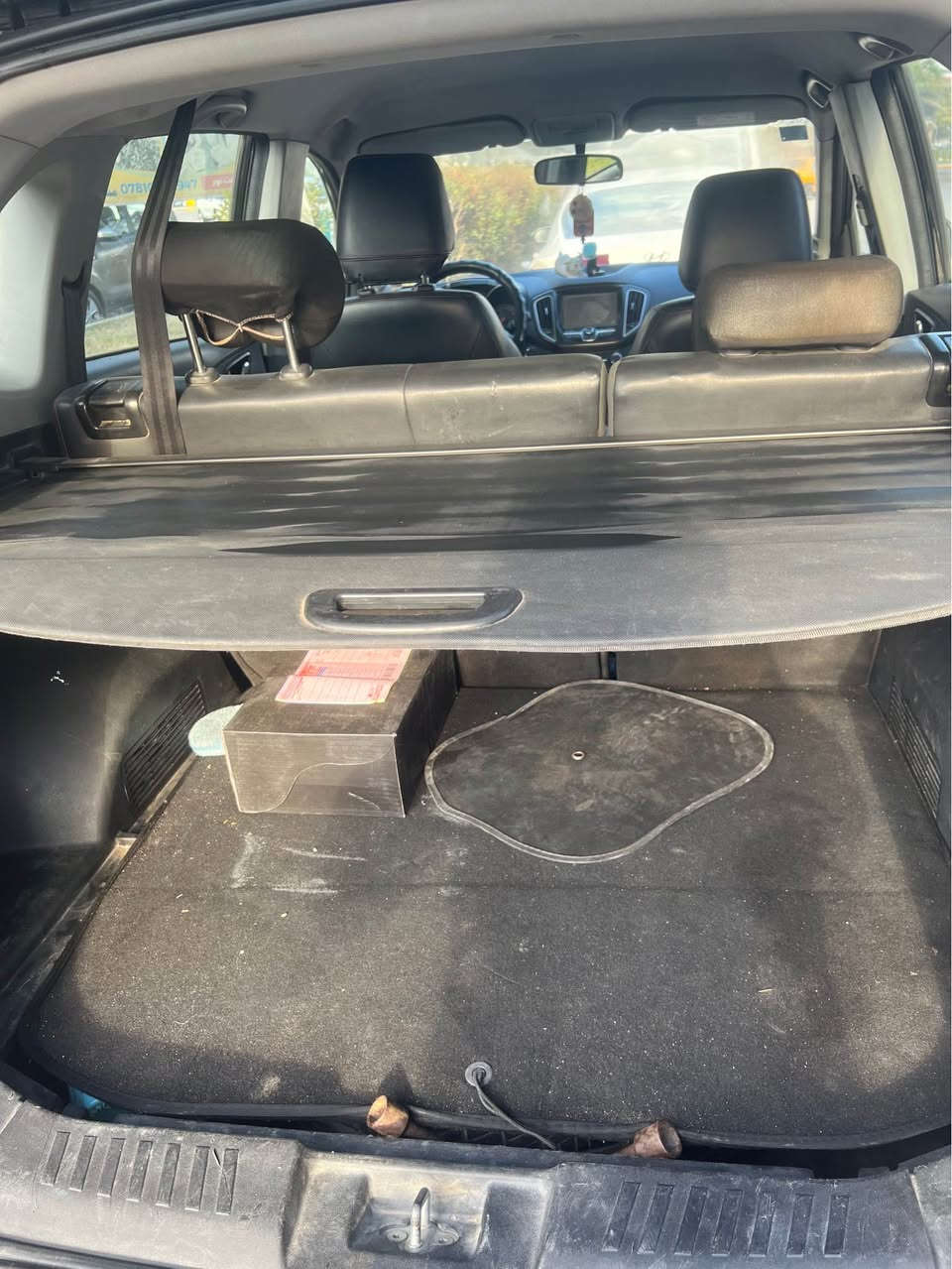 السلام عليكم 
تيكو 5 اسود سياره جديده بدون حادث بيها فقط ربع الداعميه الاماميه 
فول مواصفات عدا الفتحه
مكينة٢٠٠٠ 
كير ميكانيكي 
شاشه
حساسات 
كامرا
كشنات جلد
تحكم صفحتين
كروز سرعه
أشاير للمري
السياره جاهزه مناقصها شي 
الصدر نص عمر أو شي بسيط 
السعر ٩٤ وبيها مجال 
عنواني الكاظمية
***********
بالعافيه ع ياخذها بغداد, العراق
