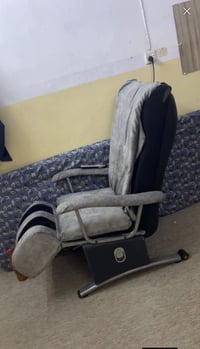 كرسي مساج • كهربائي • نظيف