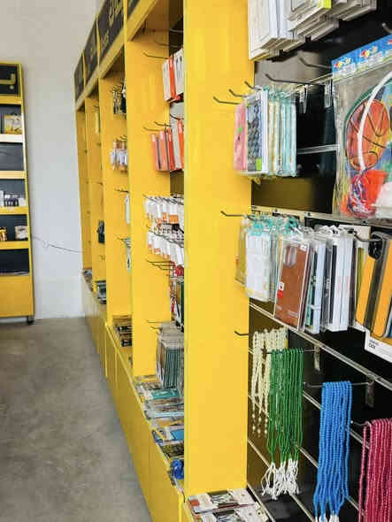 مكتب موبايلات للبيع
متكامل ديكور حديث 
مسواك بي خـيـر من الله 
طابعه استنساخ
3 رفوف
5باترينات
3 ميز جام 5 ملم
ميز كاشير 
وميز صيانه

عده صيانه درنفيسات كامله
جهاز كبس حراري 
جهاز خلع شاشات 
جهاز فحص شحن 

الموقع الحجاج خلف المحطه الحكوميه 
*********** 

سعر 4.500
